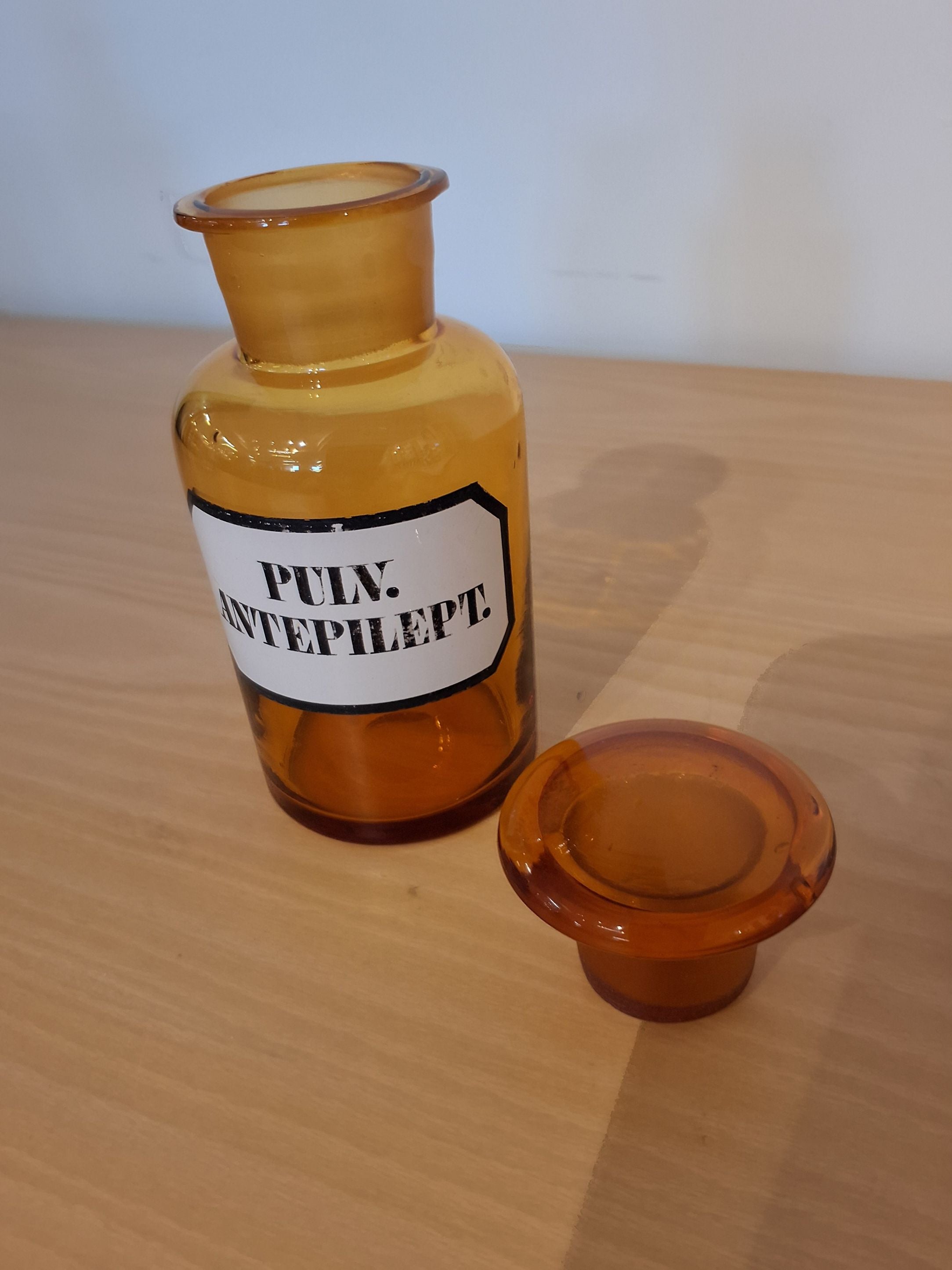 Gammelt medicinglas