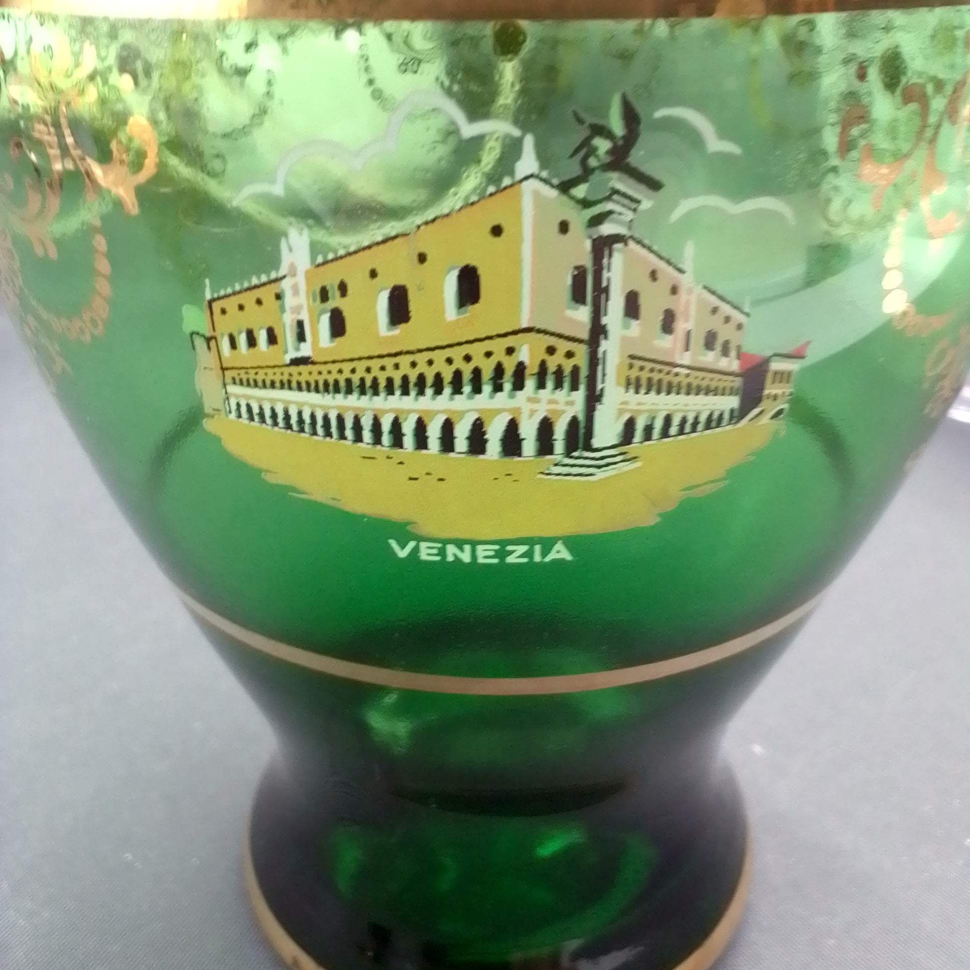 Karaffel med 6 glas.