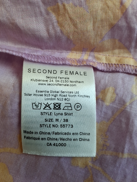 Second Female Bluse