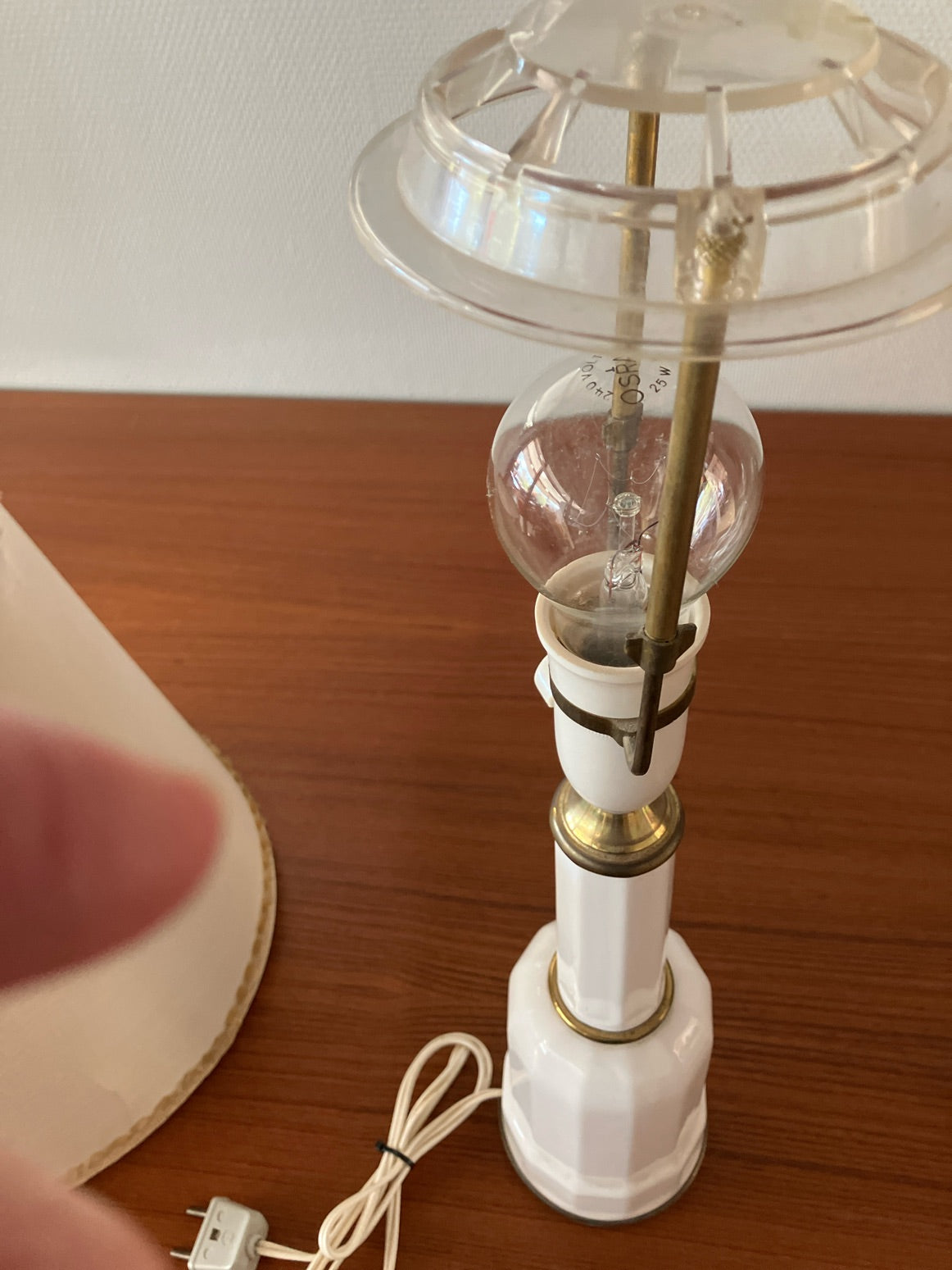 Bordlampe med skærm