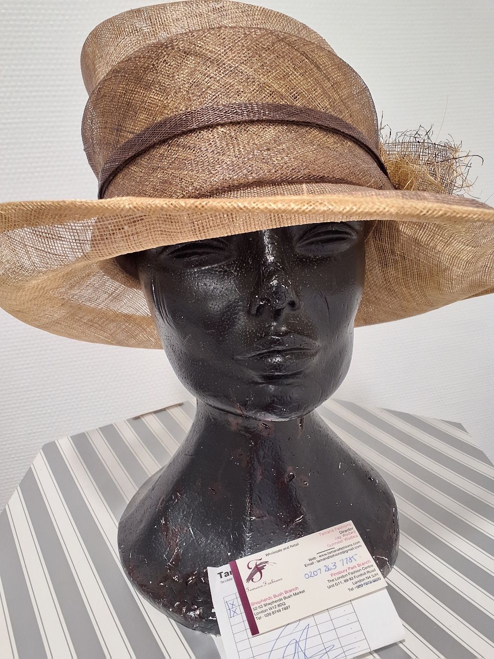 Hat fra Tamana Fashions i London