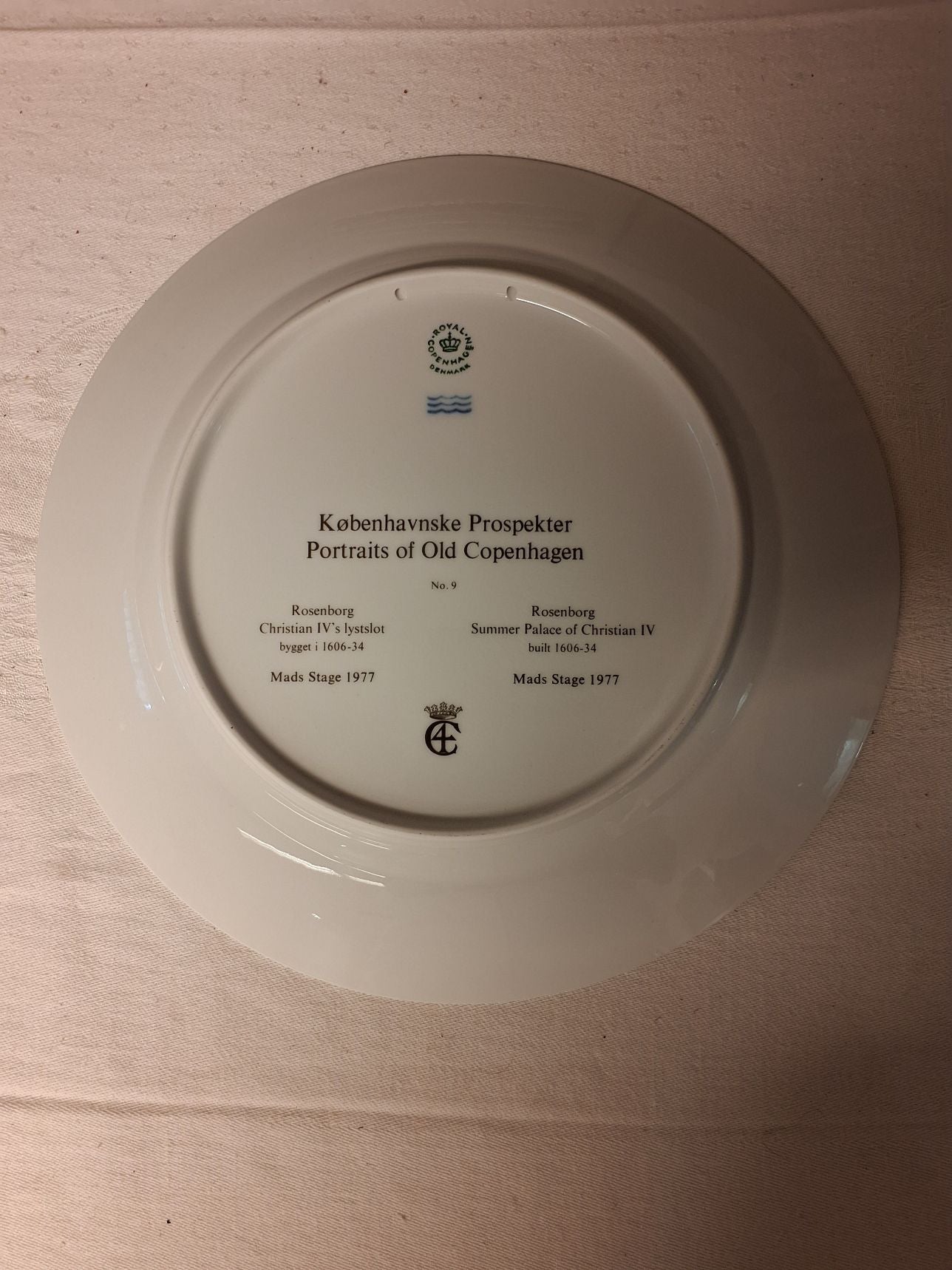 Royal Copenhagen Hvid porcelæns tallerken - pris pr tallerken