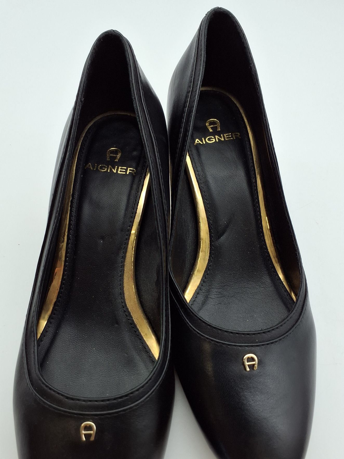 Aigner Courtney Pumps