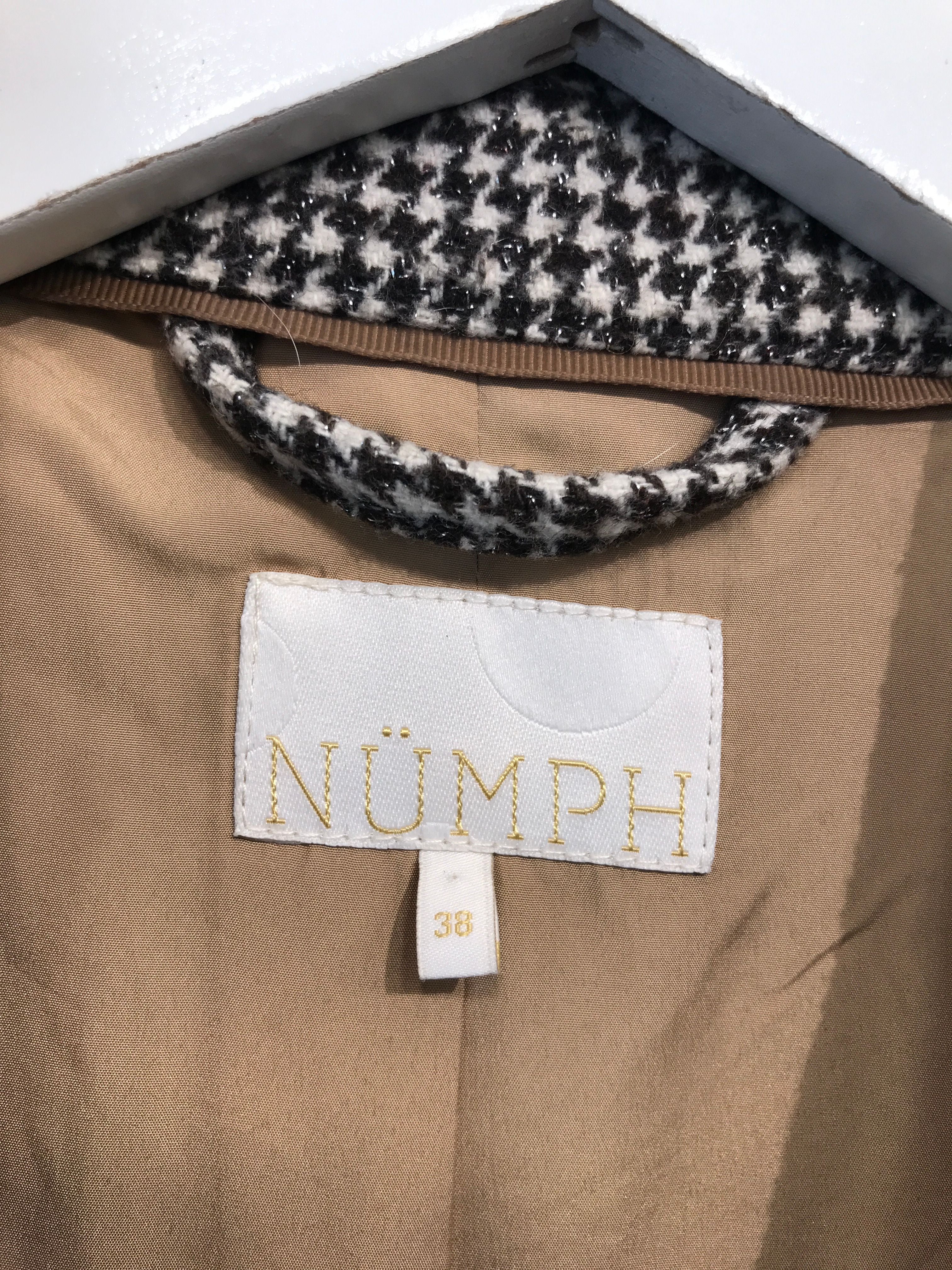 Nümph Frakke