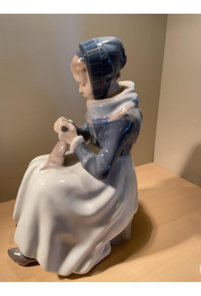 Amagerpigen. Royal Copenhagen