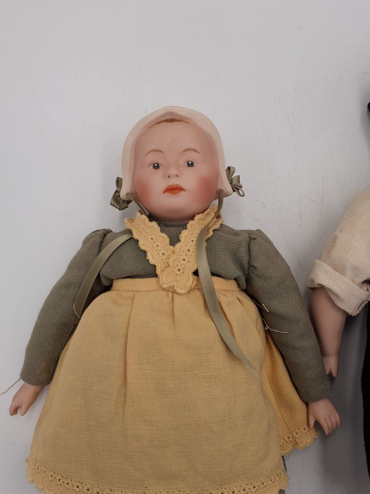 Små porcelæns dukker