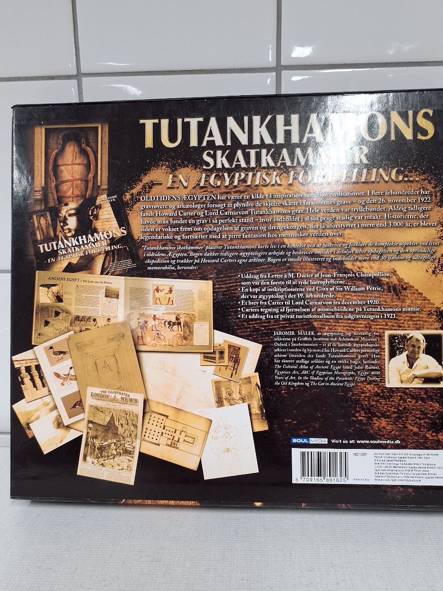 Stor flot bog om Tut om Tutankhamon