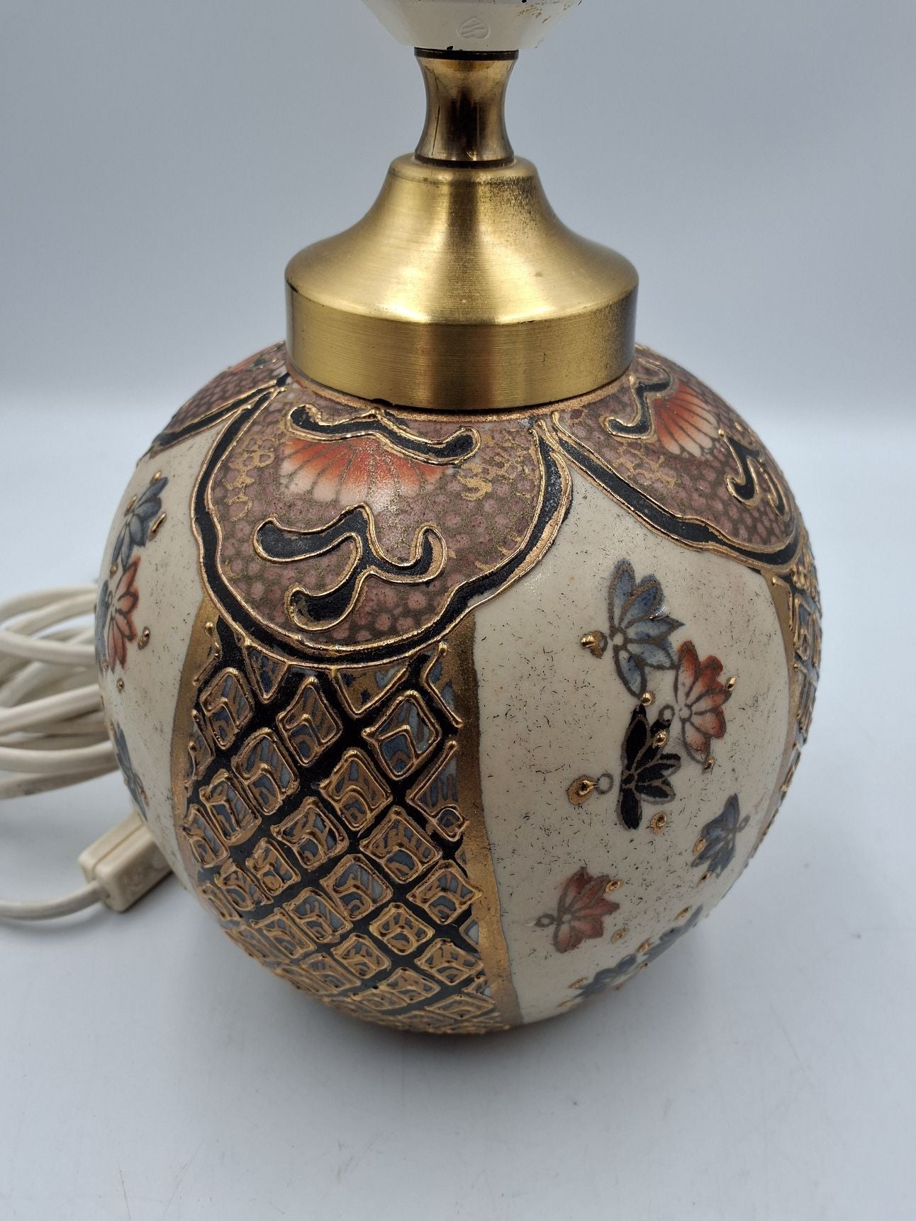 Lille kinesisk bordlampe
