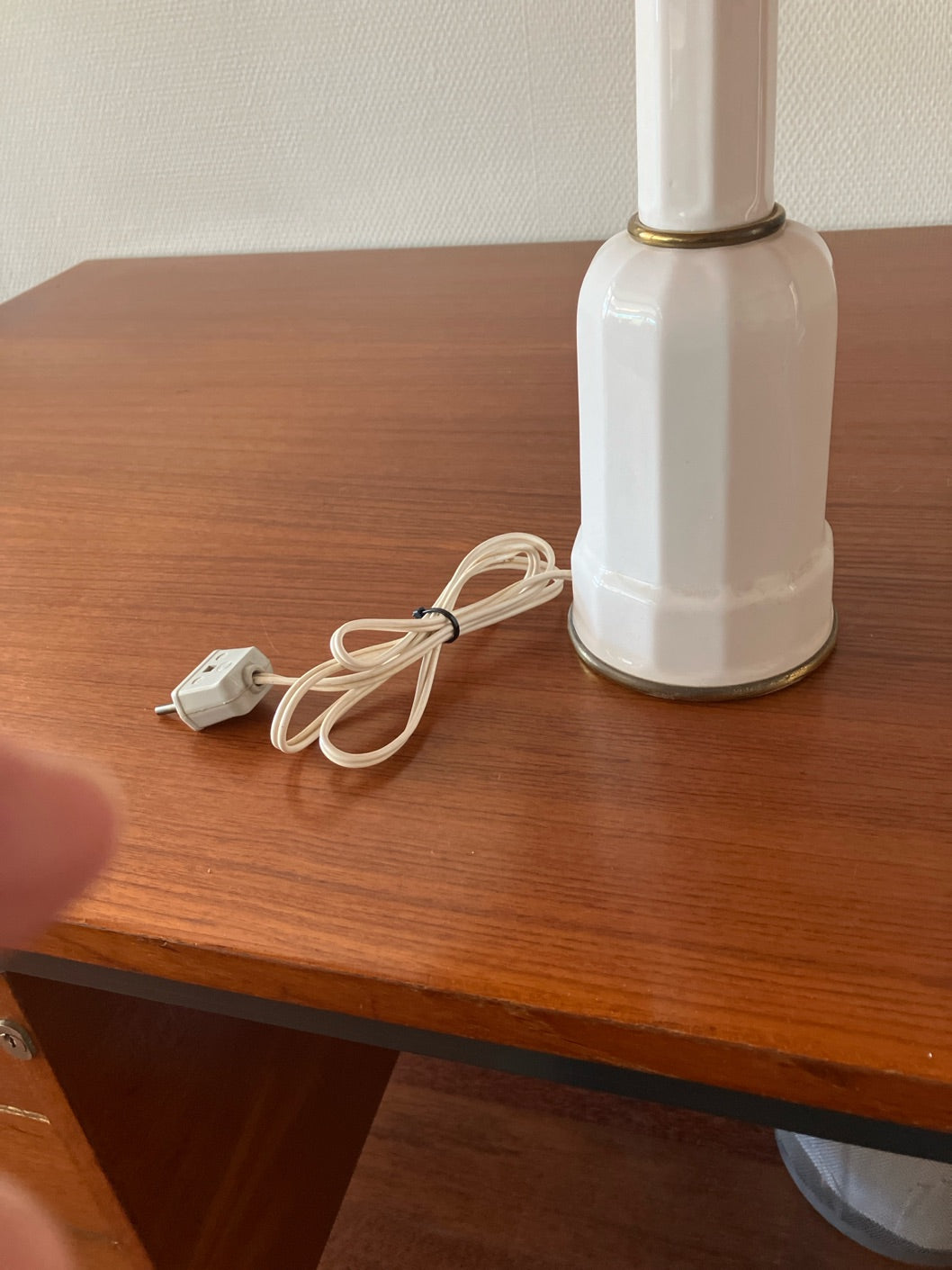 Bordlampe med skærm