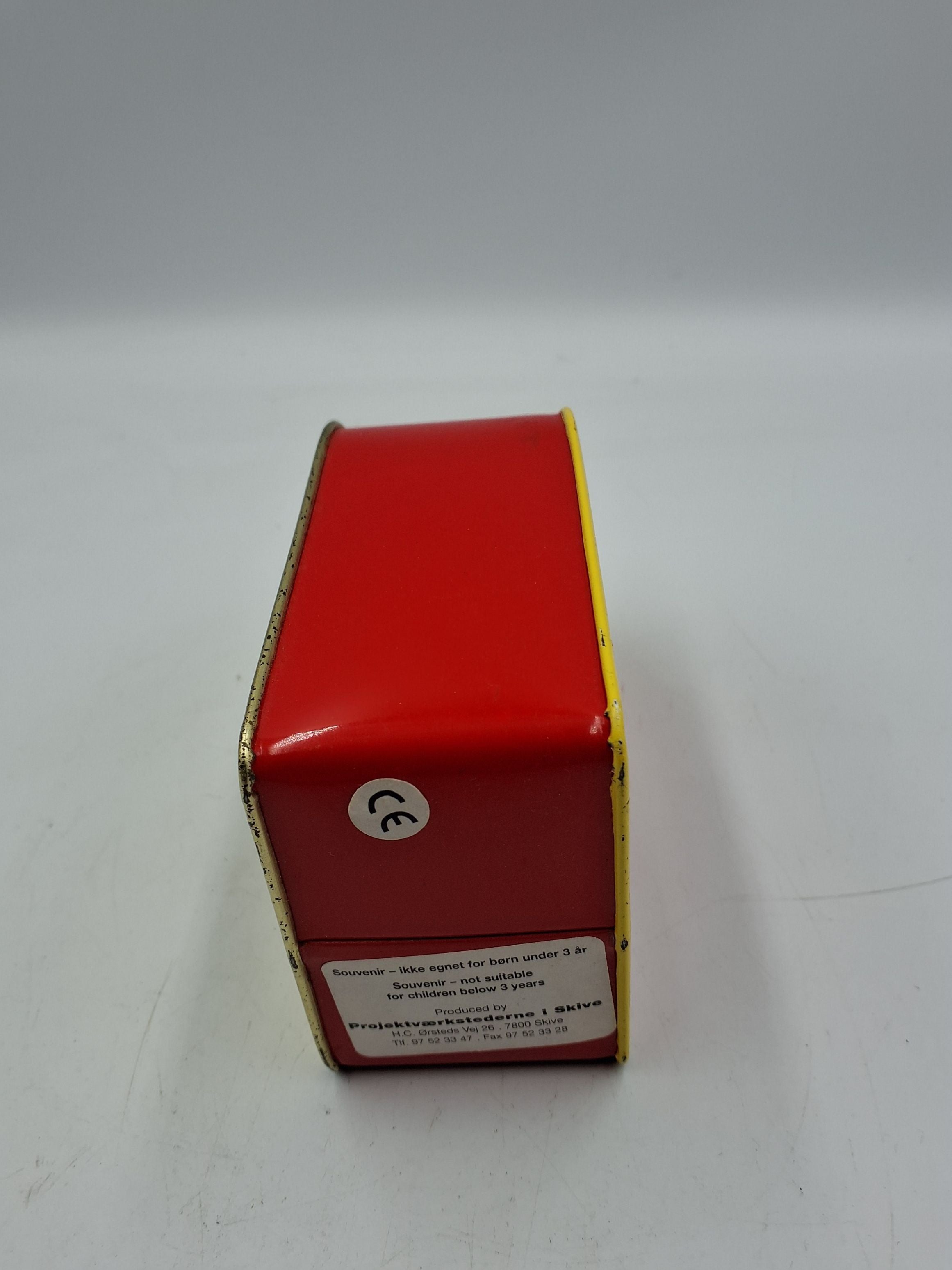Rød spare postkasse