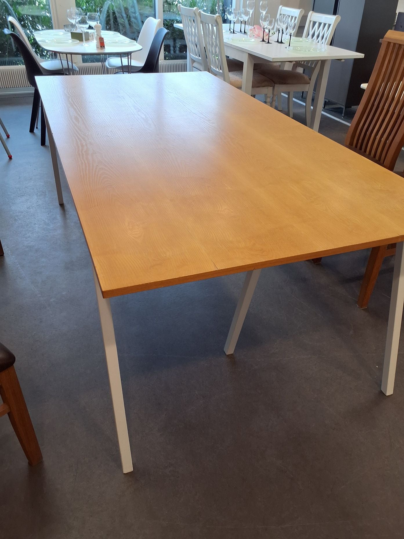 Stort spise   / arbejdsbord i fyr finer