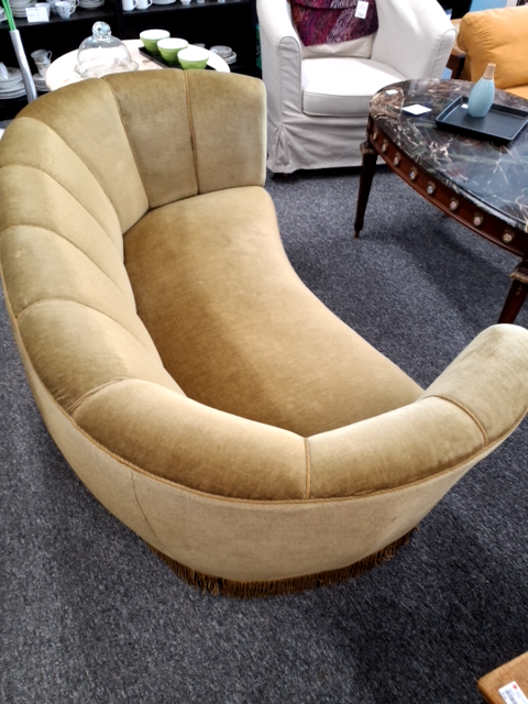 Sofa i grøn velour