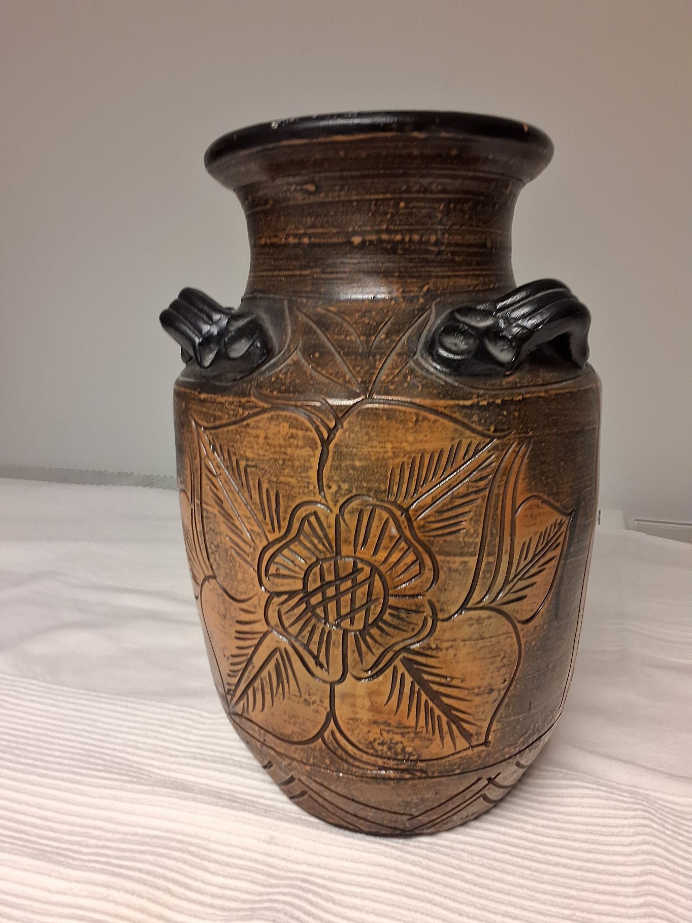 En fin keramik vase med h
