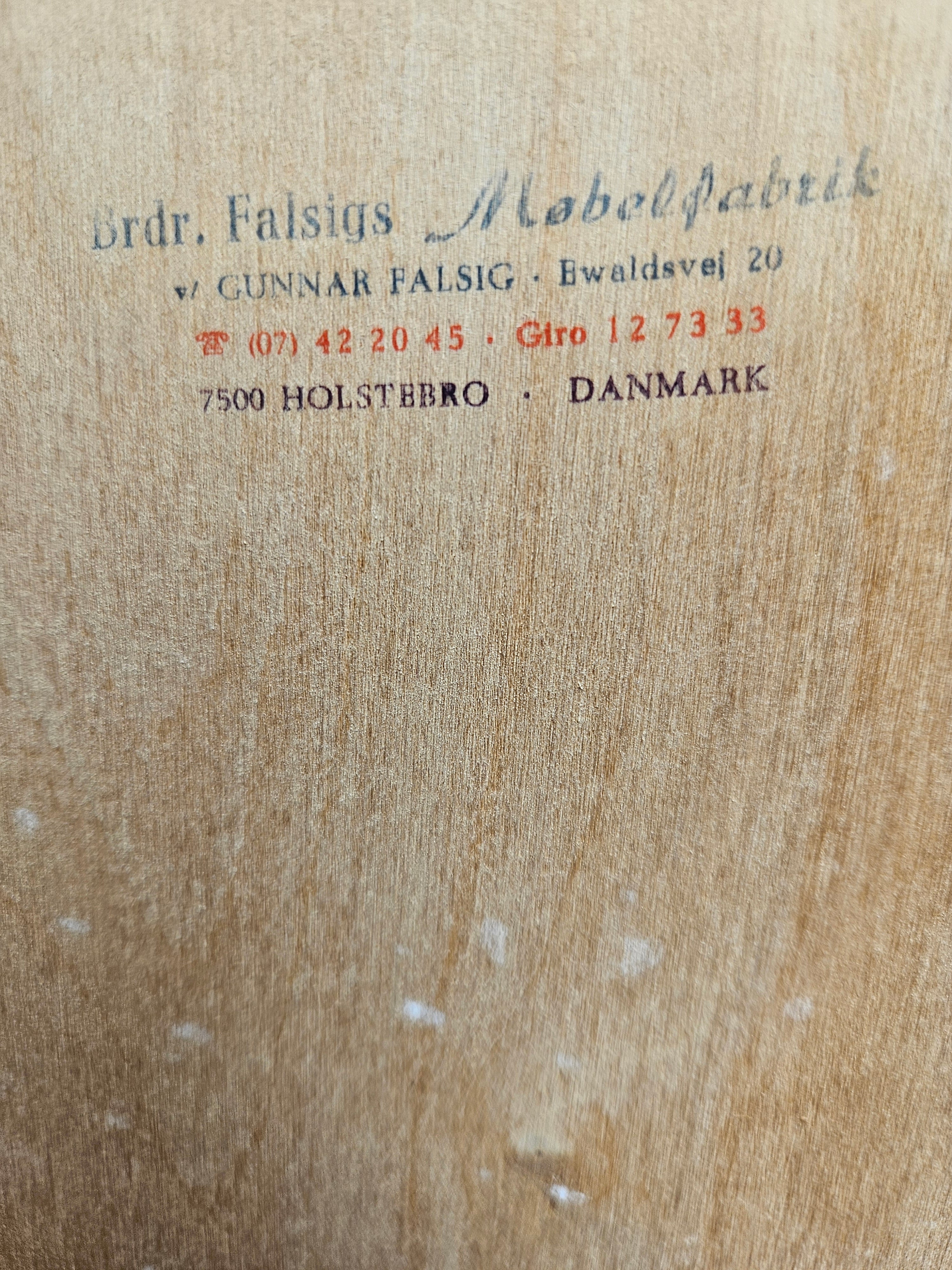 Teak hjørneskab