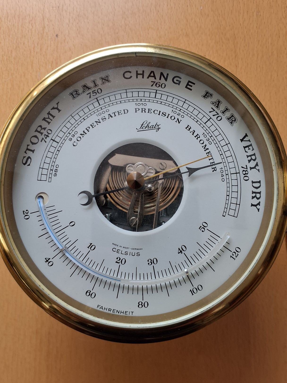 Ur og barometer Mærke. SCHATZ sælges som sæt