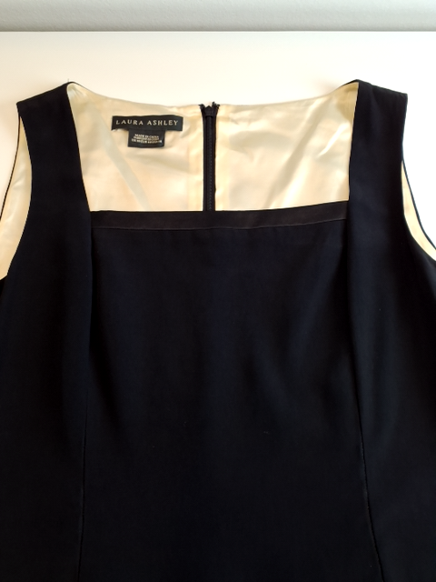 Laura Ashley Kjole (B059)