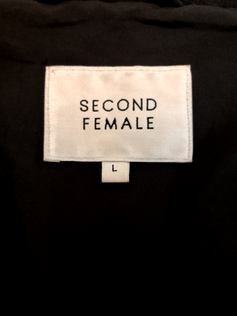 Second Female Jakke