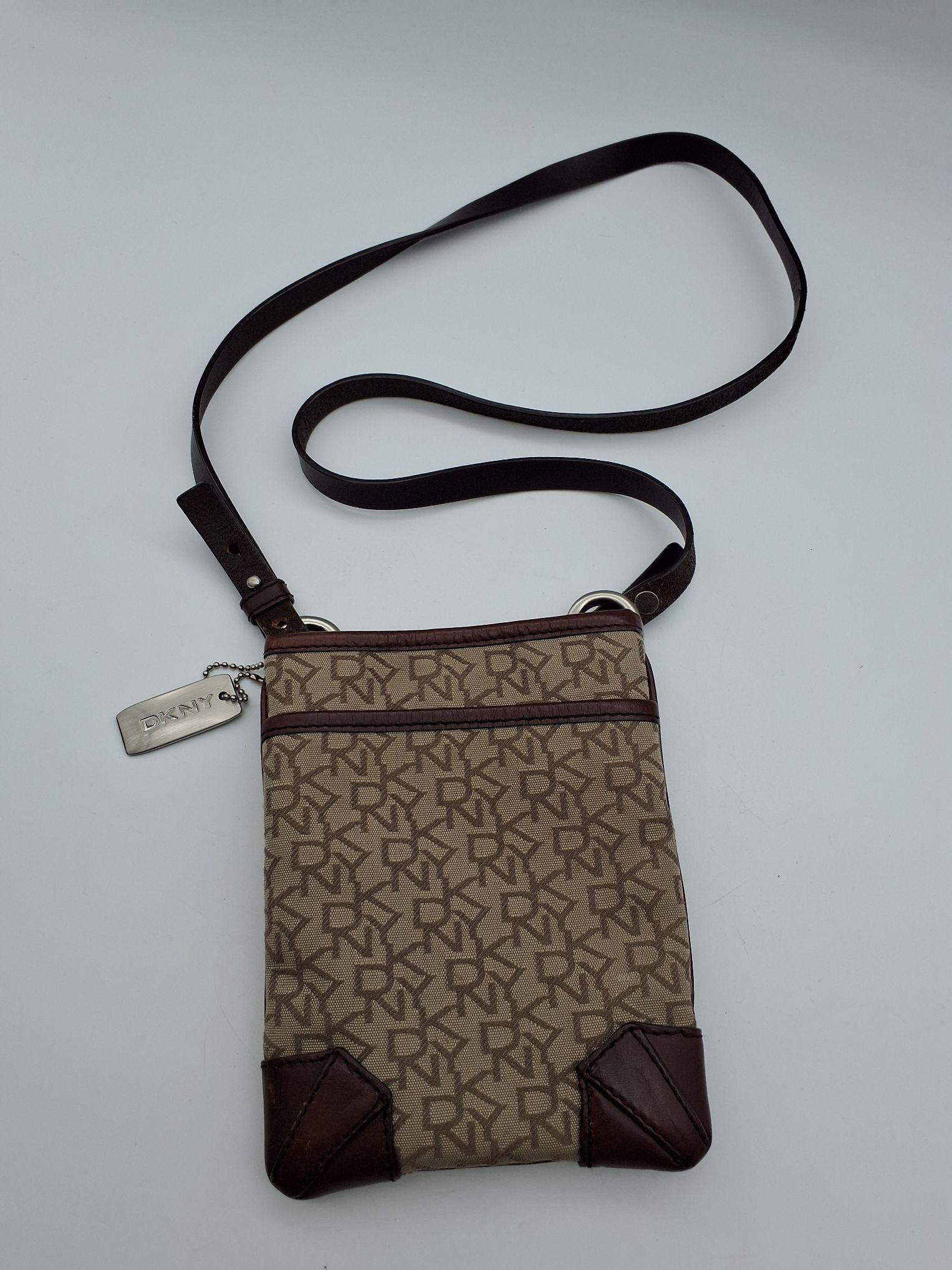 DKNY Monogram Crossbody-taske