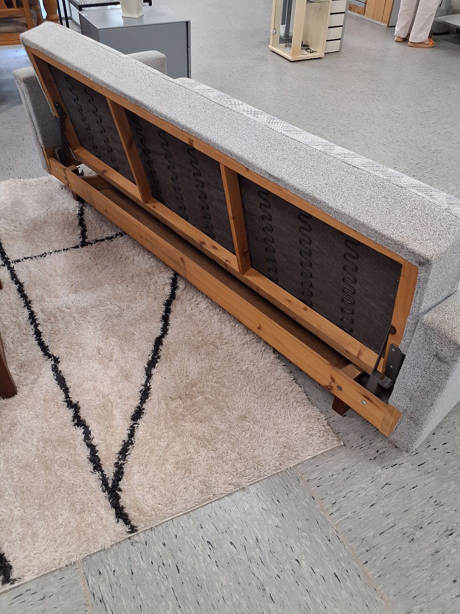Grå sovesofa