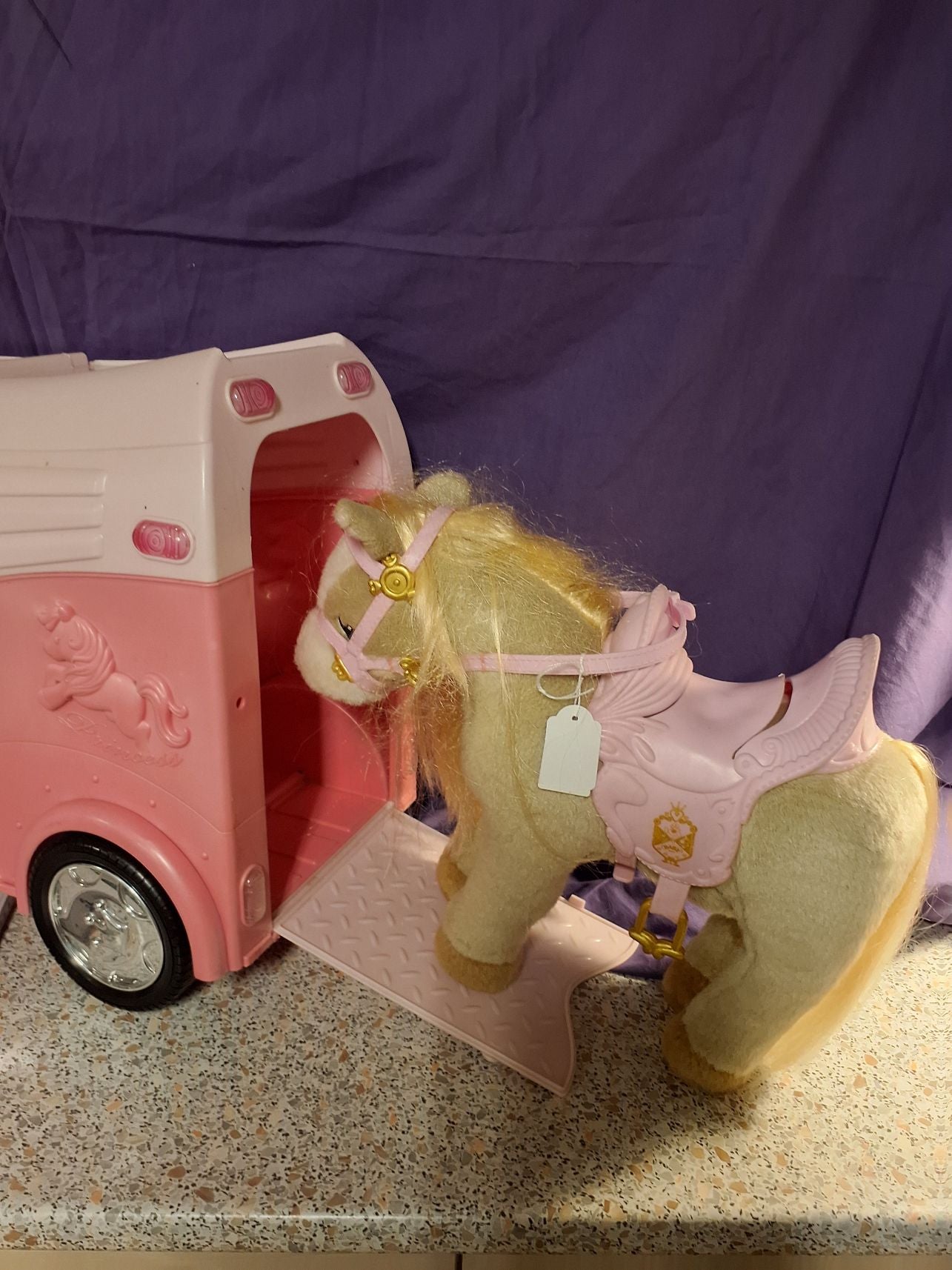 Baby born hestetrailer