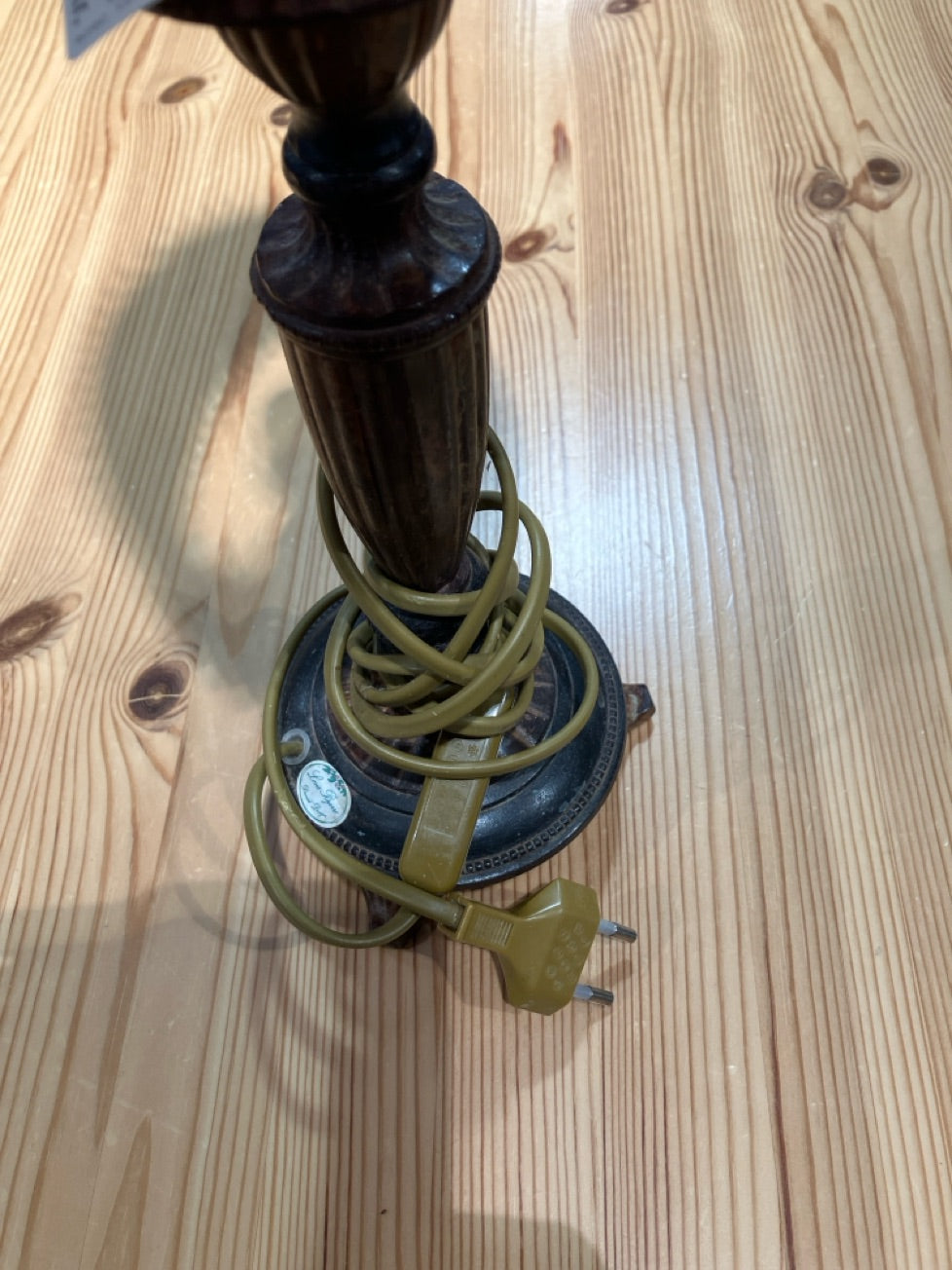 Lampe med metalfod