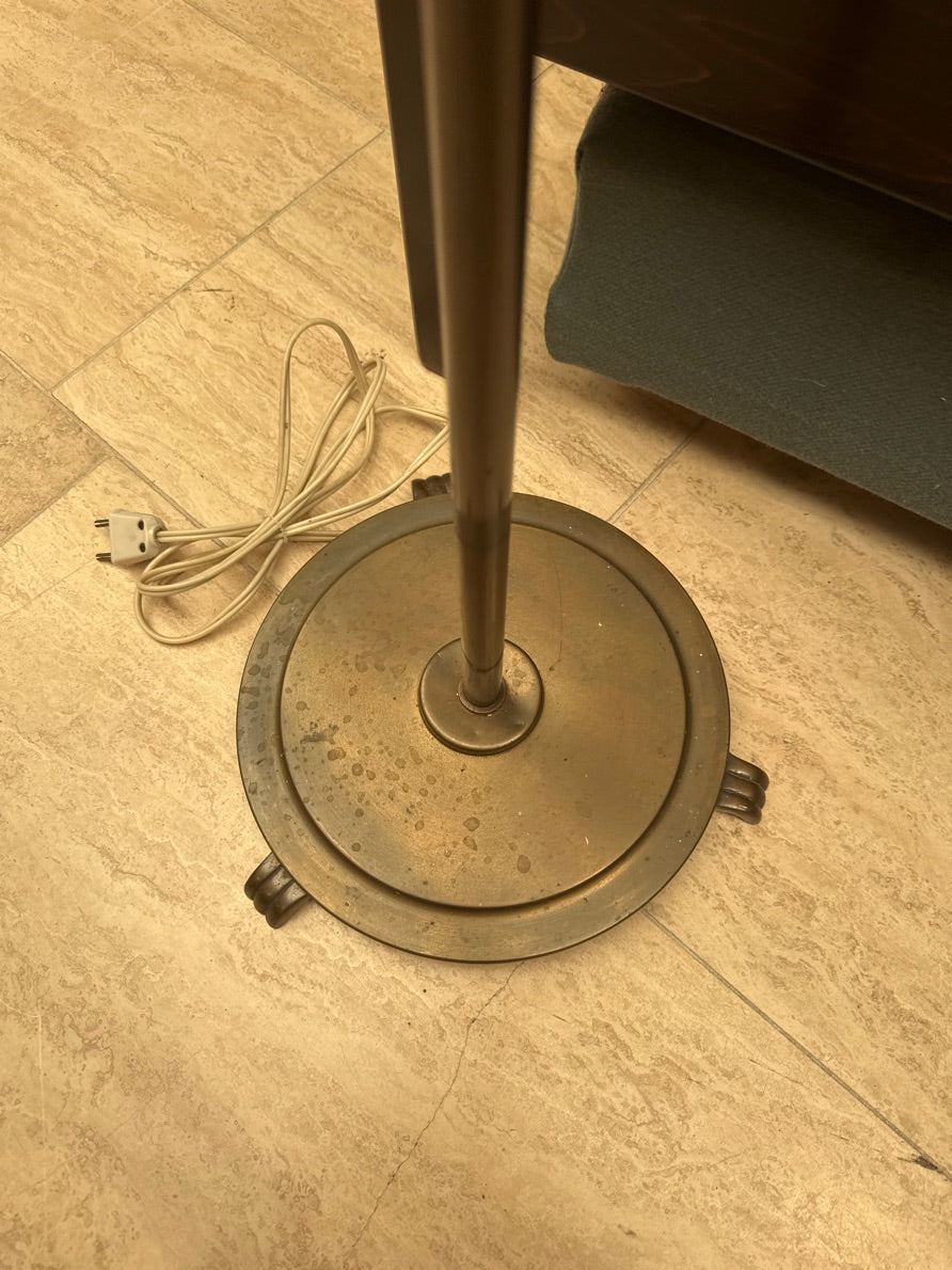 Gulvlampe på metalfod