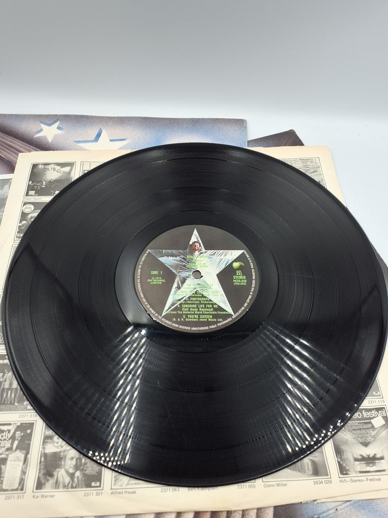 Ringo 1973 Med bog indlagt