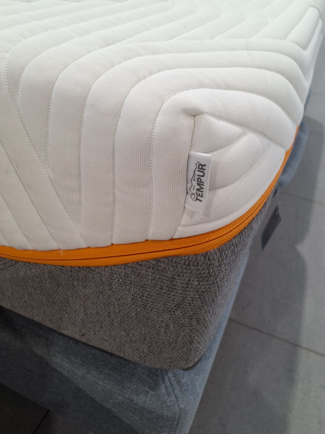 Tempur Elevation med gavl.