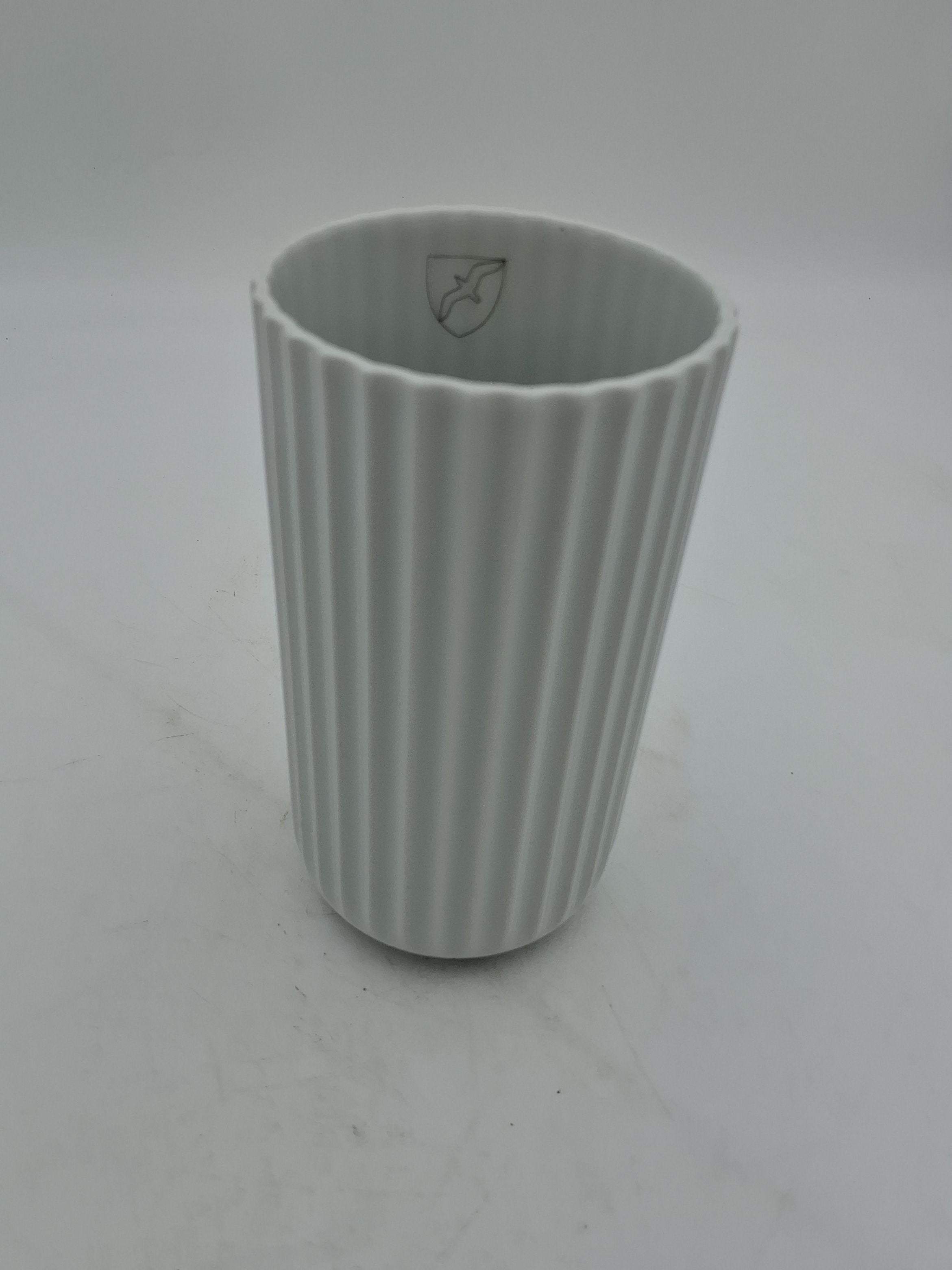 Lyngby vase,  hvid riflet procelæn, 15 cm