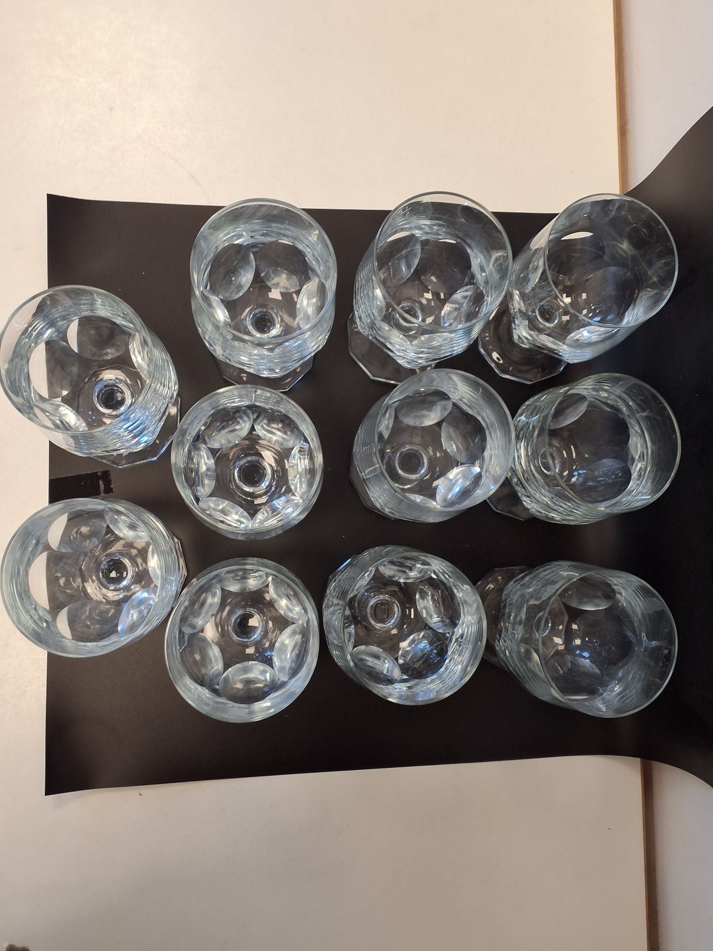 Glas  d. Krystal