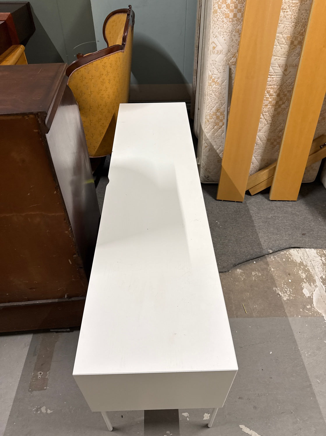 TV møbel i elegant stil