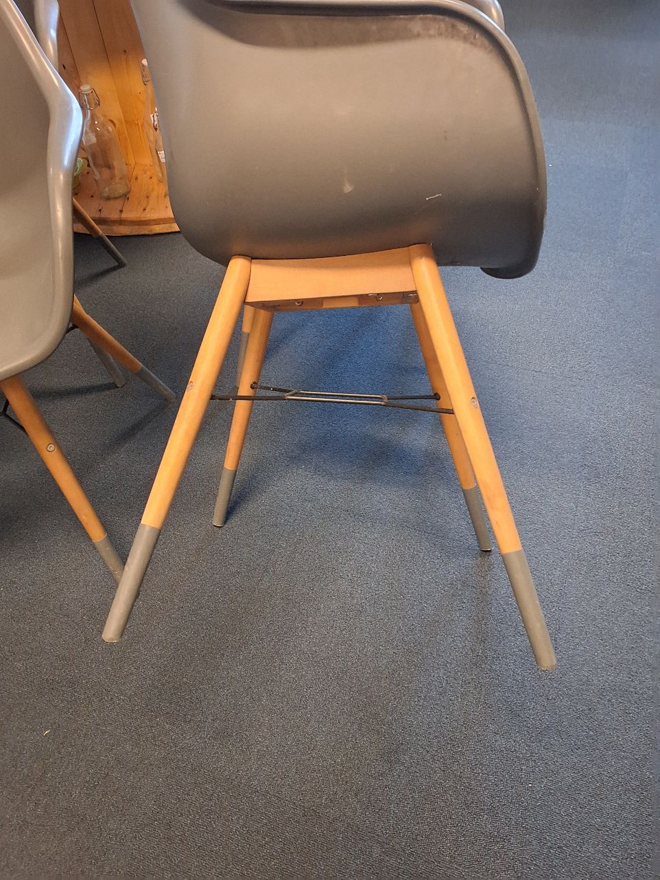 Plaststole i grå 4. Stk.