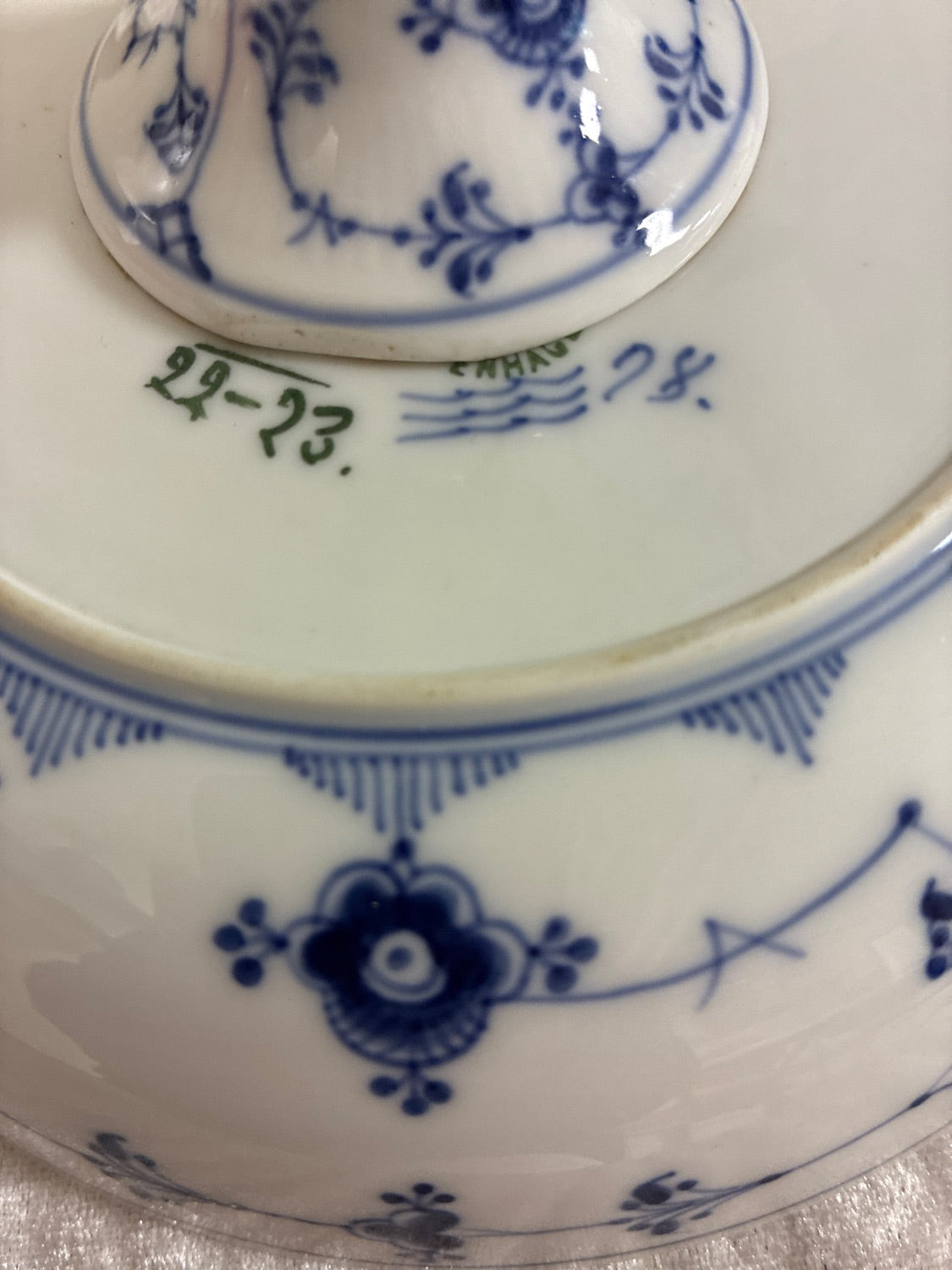 ROYAL COPENHAGEN FAD PÅ FOD