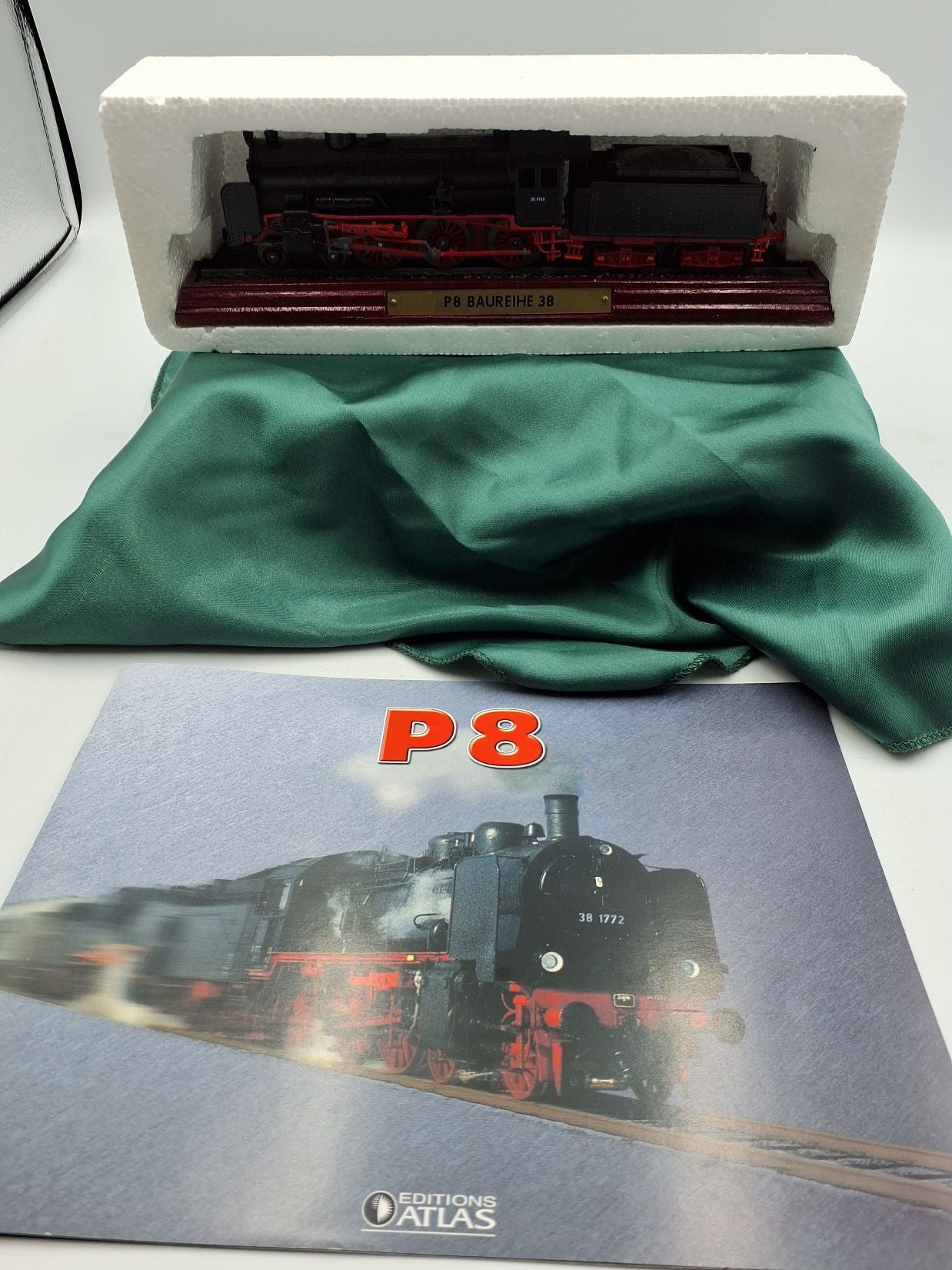 Modeltog P8 Atlas