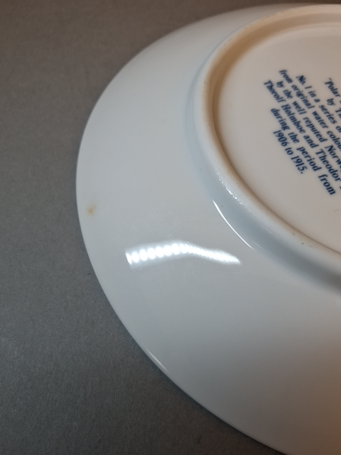Porsgrund porcelæn, platte med motiv af isbjørne