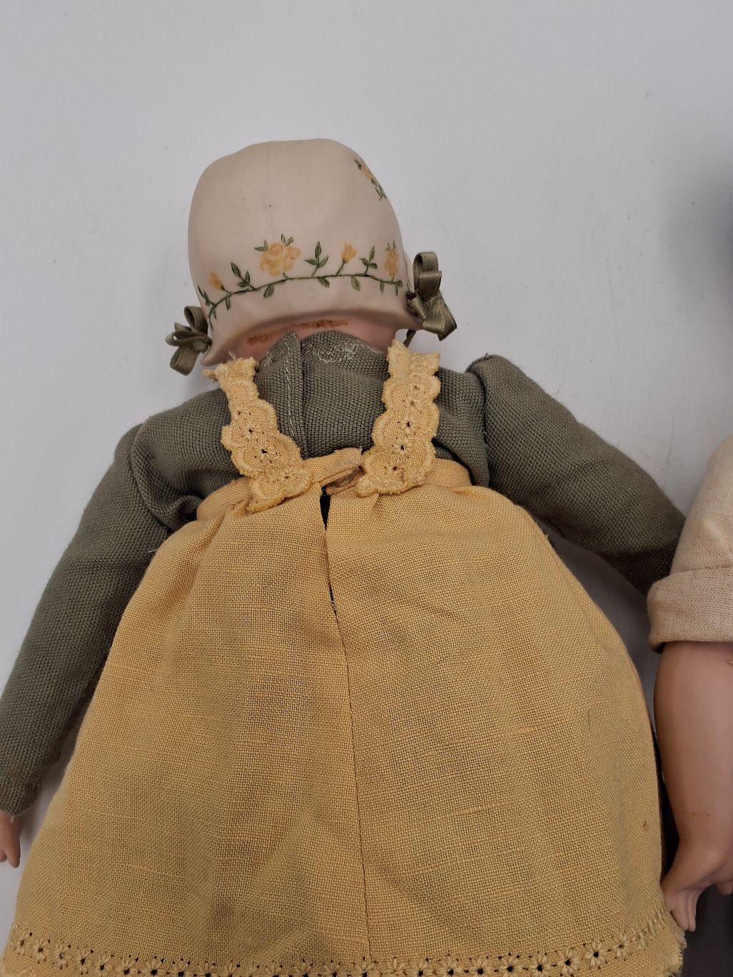 Små porcelæns dukker
