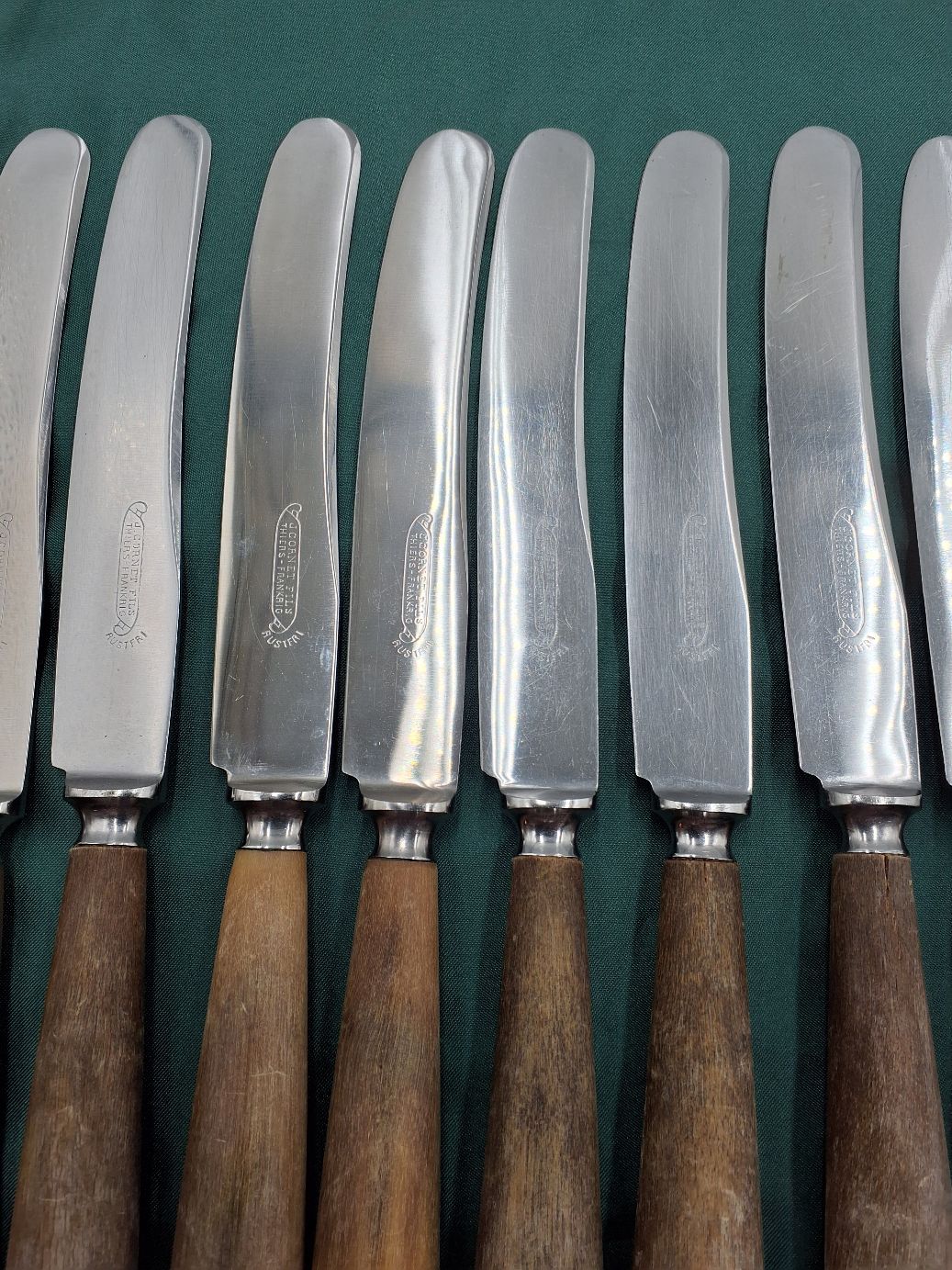Franske bordknive med benskaft