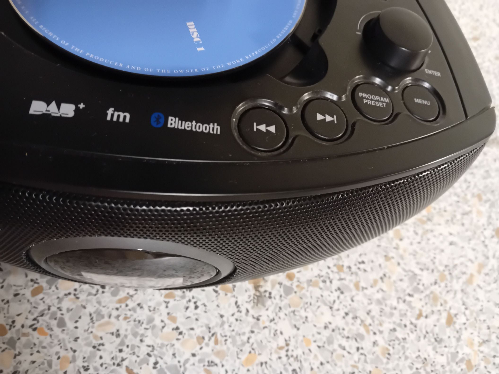 Radio m. CD afspiller.