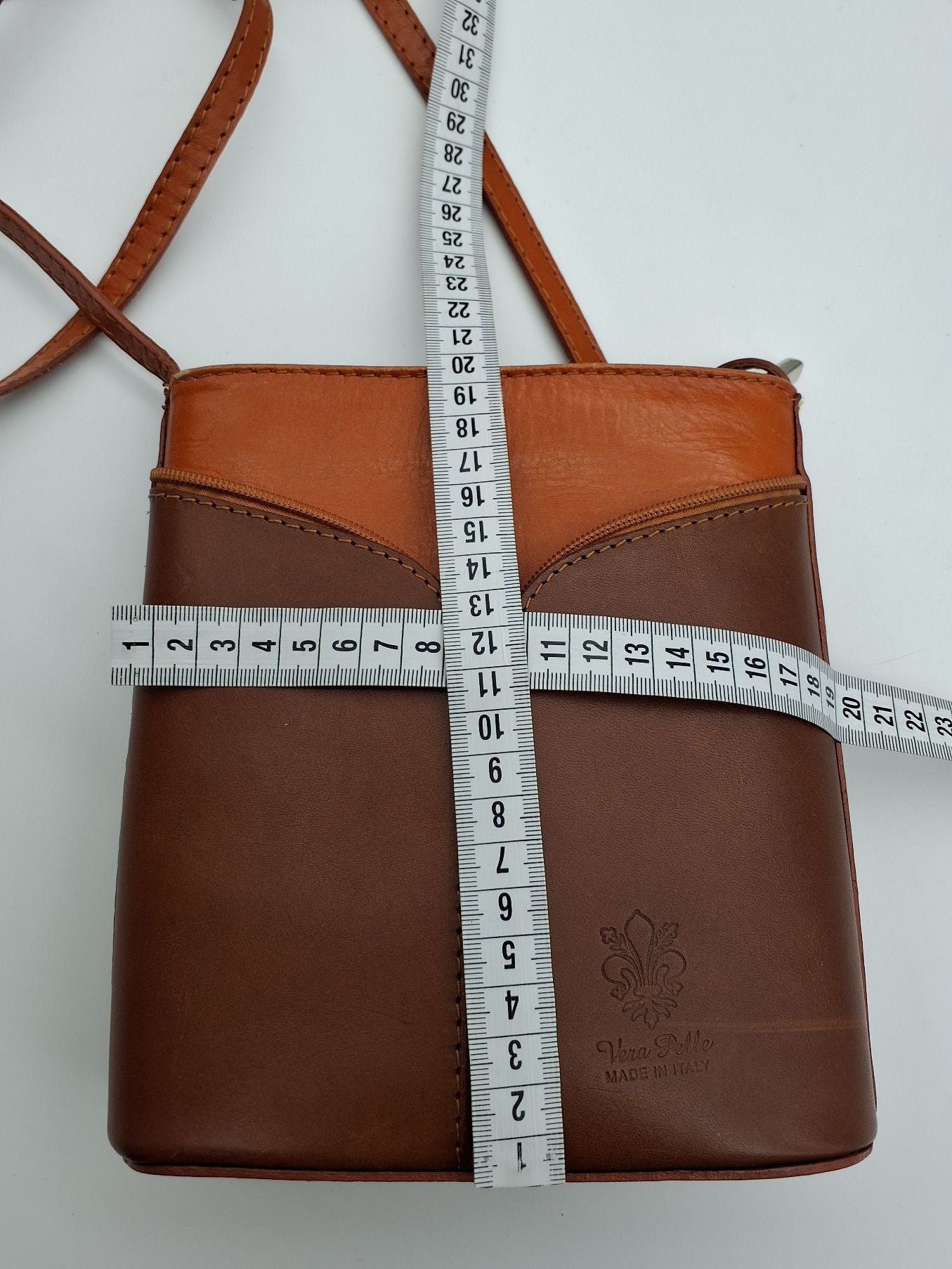 Vera Pelle Crossbody Taske