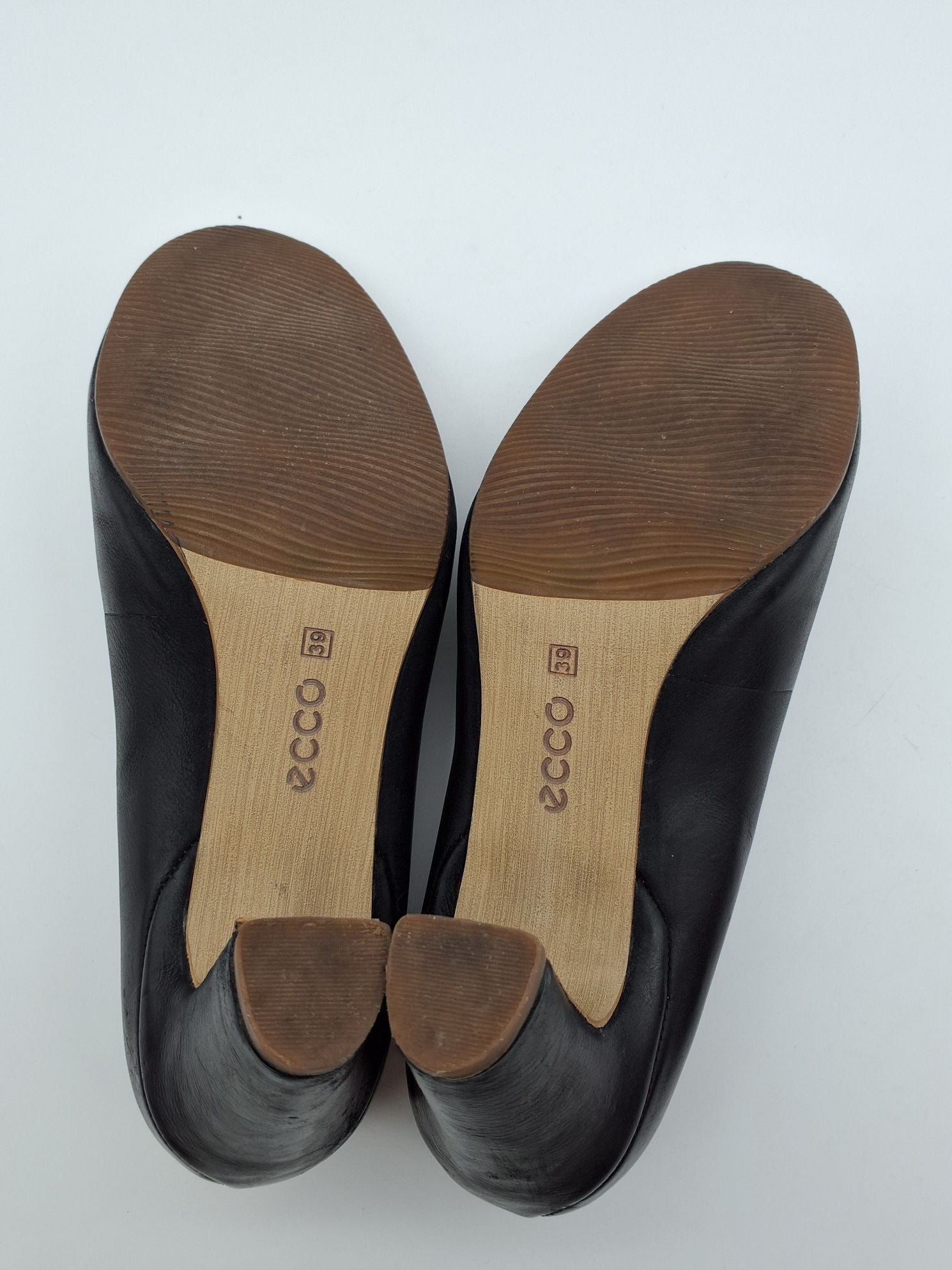 Ecco Pumps