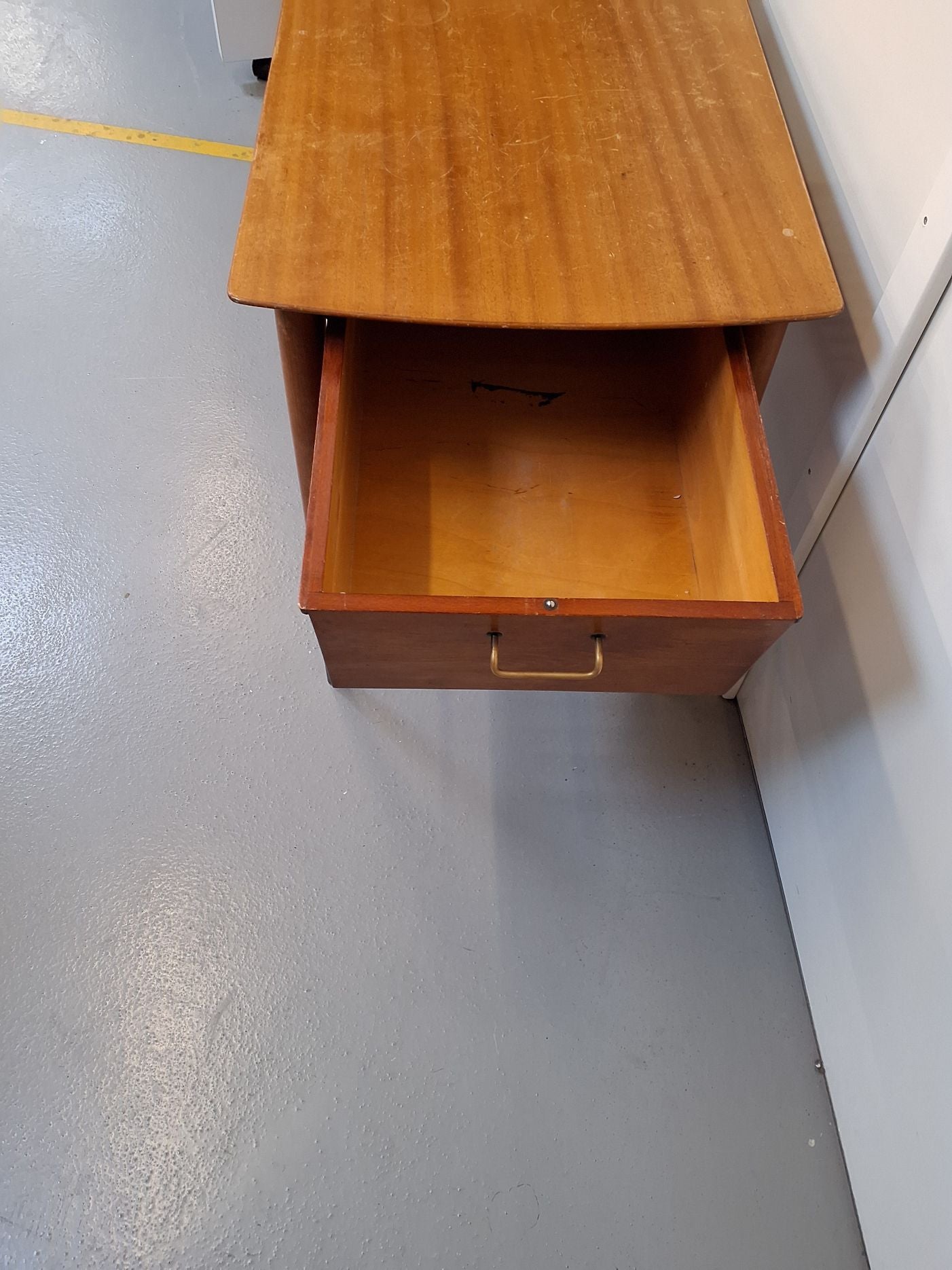 Sybord med rundede kanter
