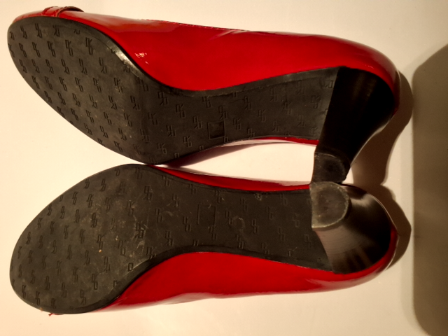 De Robert heels