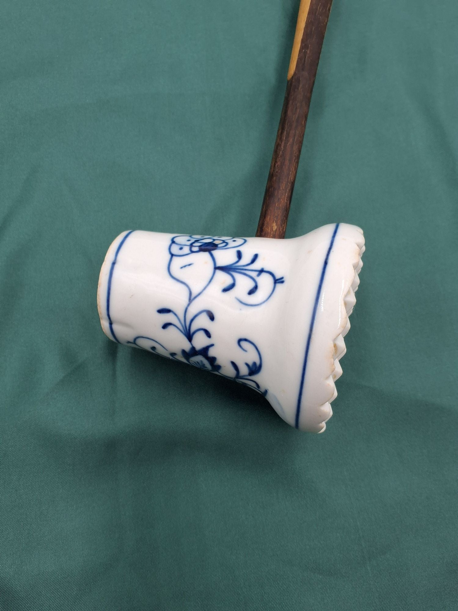 Antik porcelæns kødhammer