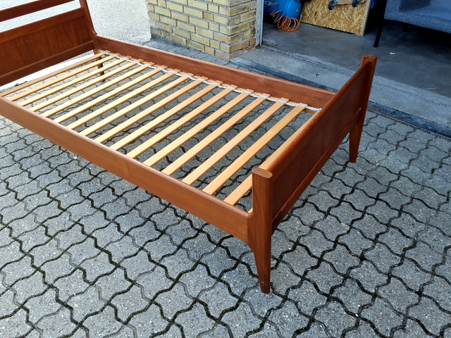 2 Teaktræ senge