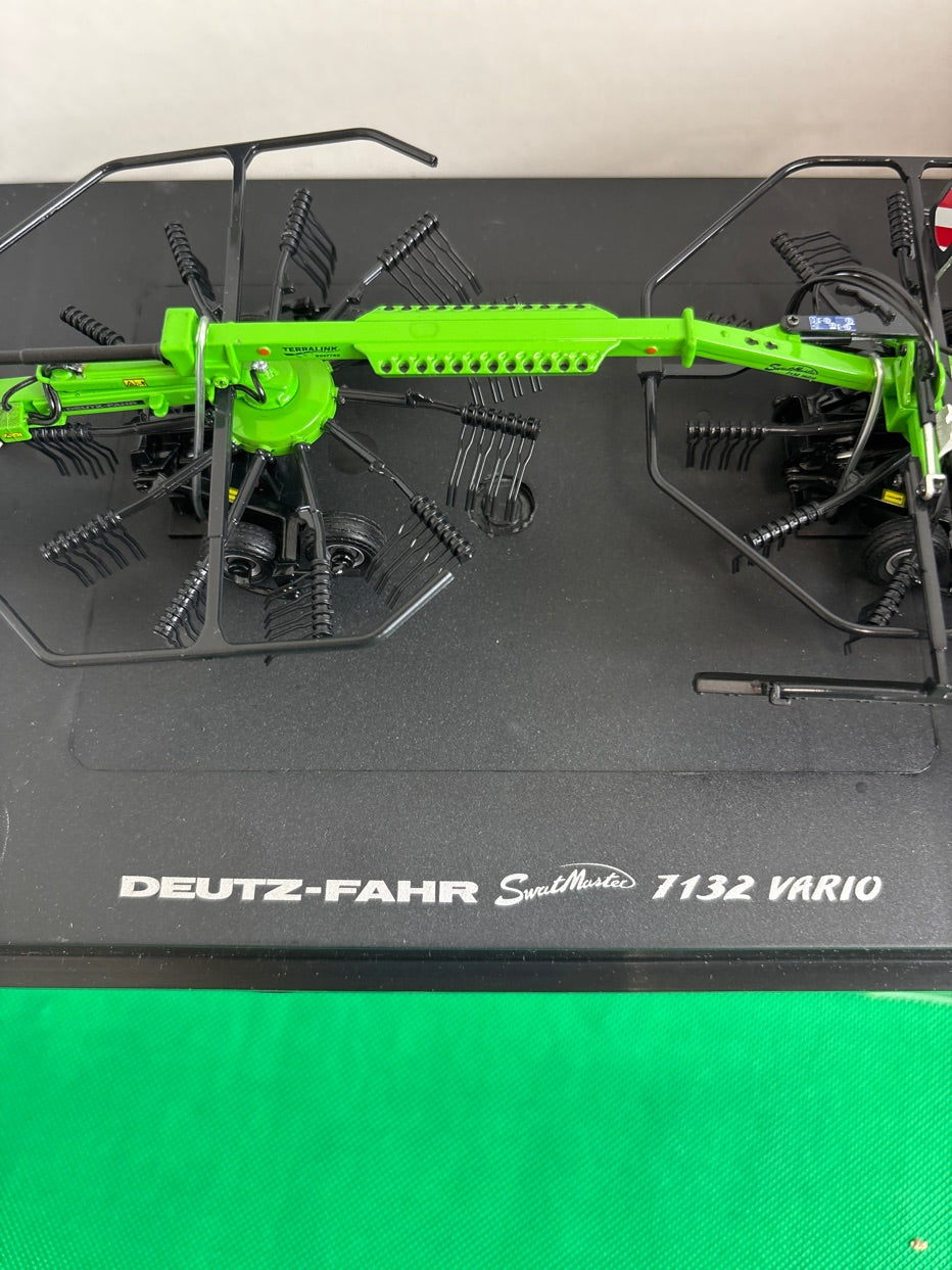 Legetøj. Deutz-Fahr Swat Master 7132 Vario