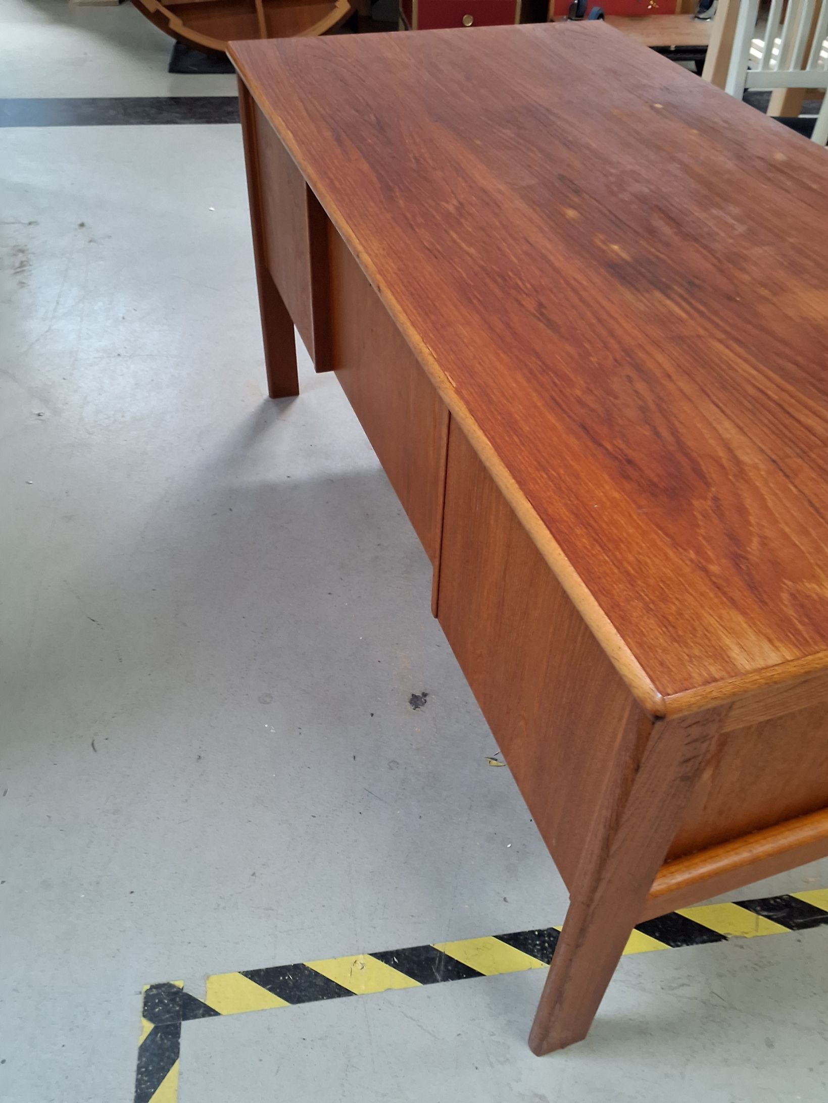 Teak træs skrivebord