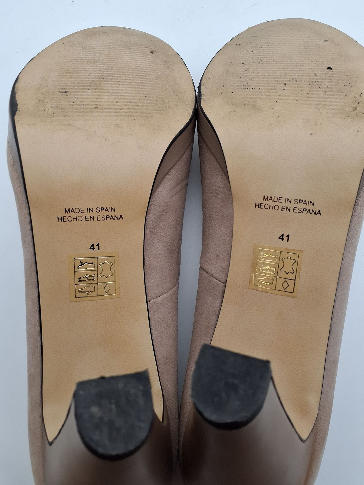 Debbie pumps