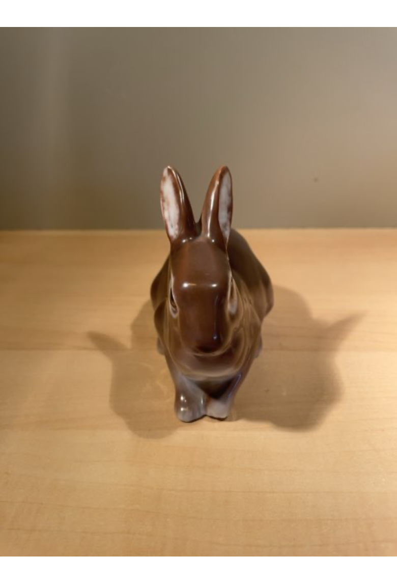 B&G siddende hare  nr. 2422