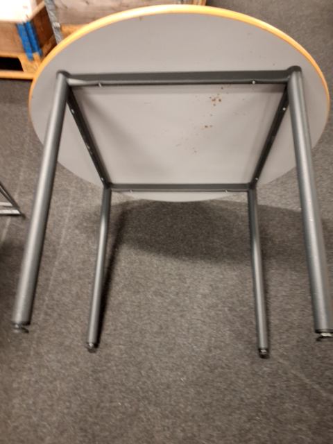 Rundt spisebord