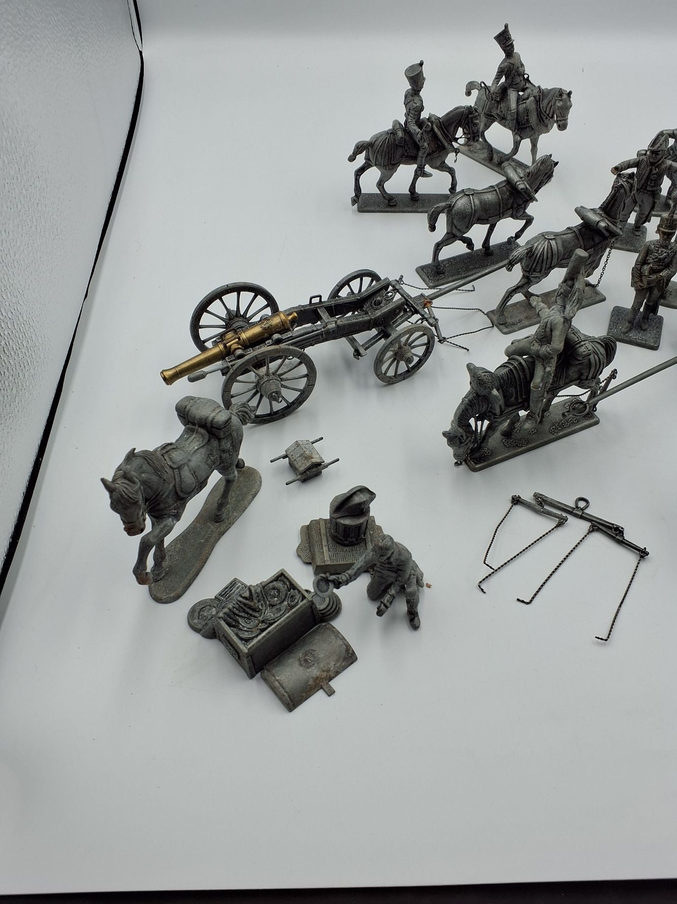 Samling af tin figurer